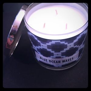 Ocean blue waves candle